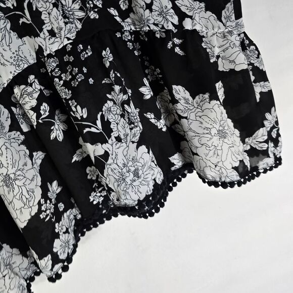 Liberty Love Monochrome Floral Tank Top - Picture 5 of 6